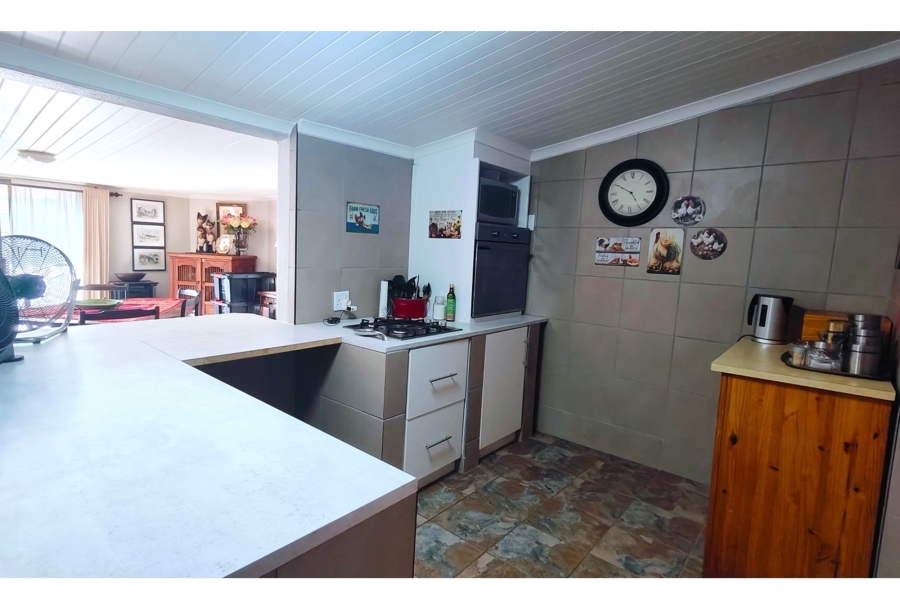 5 Bedroom Property for Sale in Moorreesburg Western Cape